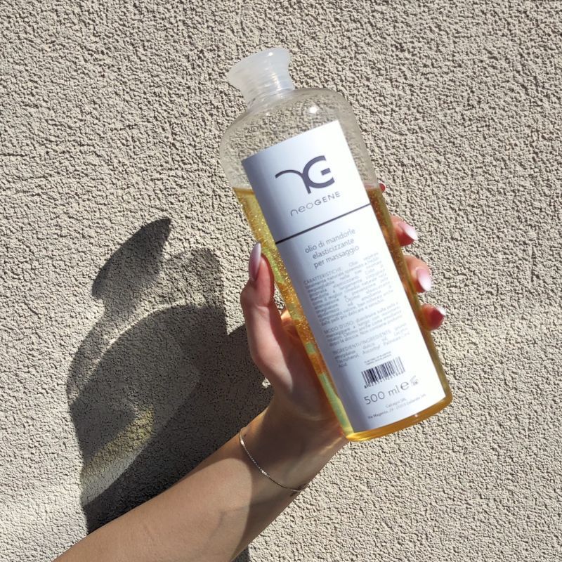 OLIO CORPO ALLE MANDORLE CON EFFETTO ELASTICIZZANTE